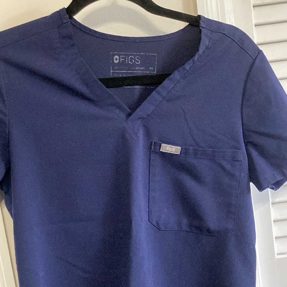 Navy blue Figs scrub top SZ XS